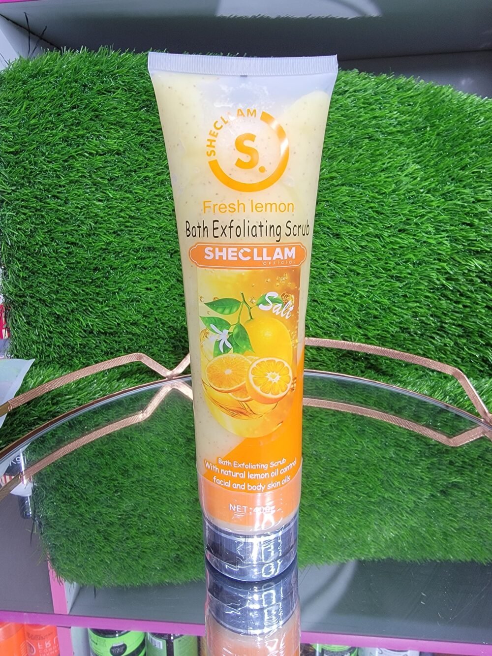 Fresh lemon bath exfloating scrub