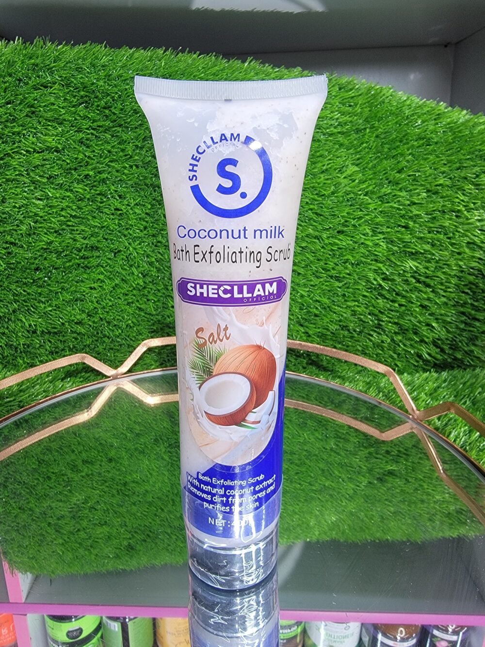 Coconut milk bath exfloating scrub